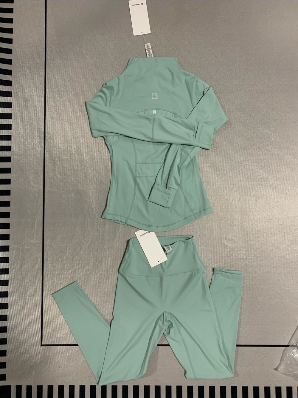 lululemon athletica Seafoam Mint Full-Zip Athletic Jacket - Picture 2 of 6